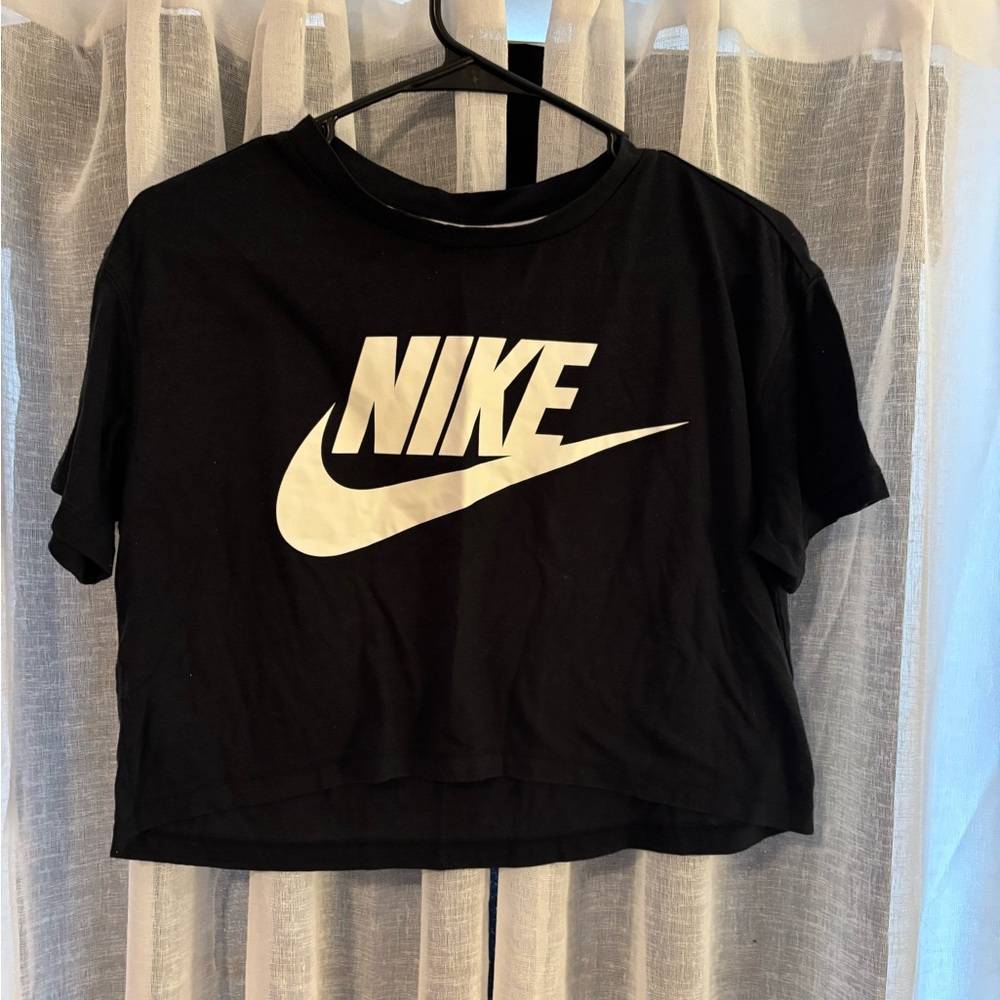 Nike women’s crop top